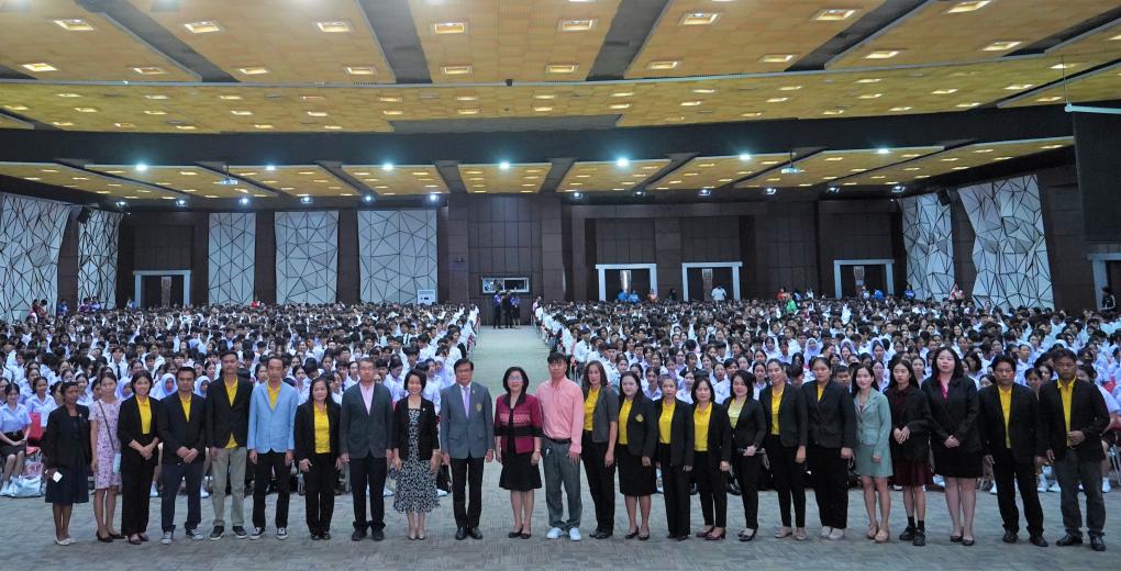 สำนักวิทยบริการและเทคโนโลยีสารสนเทศ เข้าร่วมกิจกรรมปฐมนิเทศนักศึกษาใหม่ ประจำปีการศึกษา 2568 ณ ห้องประชุมพะนอมแก้วกำเนิด อาคารสุเมธตันติเวชกุล มหาวิทยาลัยราชภัฏเพชรบุรี