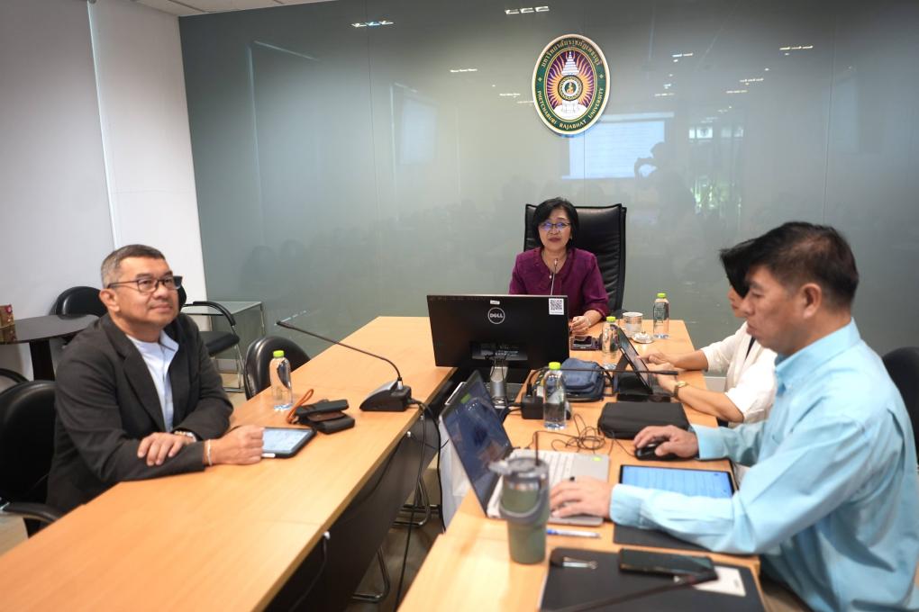 สำนักวิทยบริการและเทคโนโลยีสารสนเทศได้ประชุมคณะกรรมการประจำสำนักวิทยบริการและเทคโนโลยีสารสนเทศ ครั้งที่ 1/2568 ได้รับเกียรติจาก คุณเมฆินทร์ ลิขิตบุญฤทธิ์ ดร.ประสิทธิชัย เลิศรัตนเคหกาล คุณธนาภรณ์ ฉิมแพ คณะกรรมการผู้ทรงคุณวุฒิภายนอกประจำสำนักวิทยบริการฯ และ ผศ.ณัฐวุฒิ สุวรรณช่าง คณะกรรมการผู้ทรงคุณวุฒิภายในประจำสำนักวิทยบริการฯ คณะผู้บริหารฯ และหัวหน้ากลุ่มงานของสำนักวิทยบริการฯ
