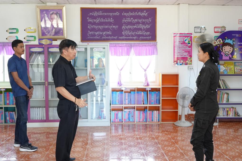 สำนักวิทยบริการฯ มหาวิทยาลัยราชภัฏเพชรบุรี ลงพื้นที่สำรวจห้องสมุดโรงเรียนตำรวจตระเวนชายแดนบ้านย่านซื่อ ตำบลหาดขาม อำเภอกุยบุรี จังหวัดประจวบคีรีขันธ์ เพื่อเป็นการเตรียมความพร้อมการในการดำเนินงานกิจกรรมภายใต้โครงการหลักโครงการยกระดับคุณภาพการศึกษาด้วยนวัตกรรมการเรียนรู้สมัยใหม่ในจังหวัดเพชรบุรี และประจวบคีรีขันธ์