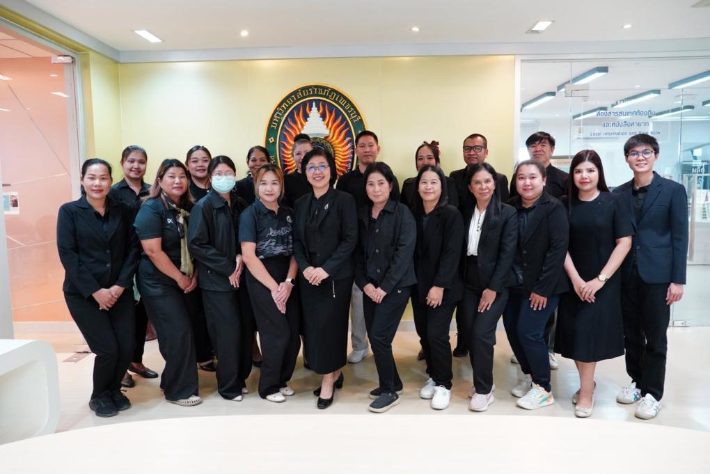 สำนักงานส่งเสริมการเรียนรู้ประจำจังหวัดเพชรบุรีเข้าเยี่ยมชมศูนย์เรียนรู้ศาสตร์พระราชาและภูมิปัญญาราชภัฏเพชรบุรีเพื่อรวบรวมและพัฒนาข้อมูลด้านภาพถ่าย พระราชกรณียกิจ และการเสด็จพระราชดำเนินมายังจังหวัดเพชรบุรีของสมเด็จพระนางเจ้าสิริกิติ์ พระบรมราชินีนาถ พระบรมราชชนนีพันปีหลวง เพื่อจัดทำเป็นแหล่งข้อมูลและสื่อการเรียนรู้สำหรับนักศึกษา ประชาชน และผู้ใช้บริการห้องสมุดในสังกัดสำนักงานส่งเสริมการเรียนรู้จังหวัดเพชรบุรี