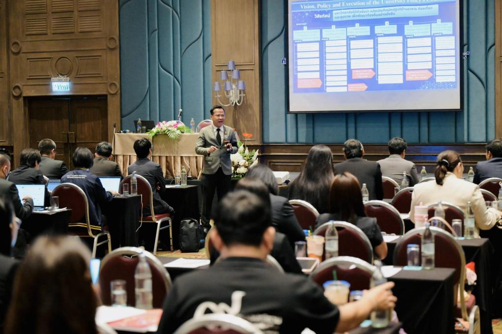 ผู้บริหารและบุคลากรสำนักวิทยบริการและเทคโนโลยีสารสนเทศ มหาวิทยาลัยราชภัฏเพชรบุรี เข้าร่วมการสัมมนาเรื่อง “การทบทวนและเชื่อมโยงแผนยุทธศาสตร์มหาวิทยาลัยราชภัฏเพชรบุรี กับการดำเนินงานคุณภาพการศึกษาเพื่อการดำเนินงานที่เป็นเลิศ (EdPEx)” ณ The Regent Cha-Am Beach Resort จังหวัดเพชรบุรี 