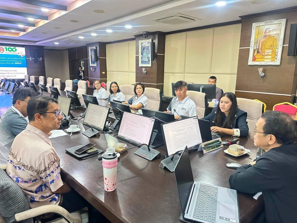 สำนักวิทยบริการและเทคโนโลยีสารสนเทศ ร่วมประชุมโครงการจัดทำโครงร่างองค์กรและแผนพัฒนาองค์กร เพื่อพัฒนาผลการดำเนินงานตามเกณฑ์คุณภาพการศึกษาเพื่อการดำเนินที่เป็นเลิศ Edpex ณ ห้องประชุมราชภัฏสภา ชั้น 9 อาคารวิทยาภิรมย์ มหาวิทยาลัยราชภัฏเพชรบุรี