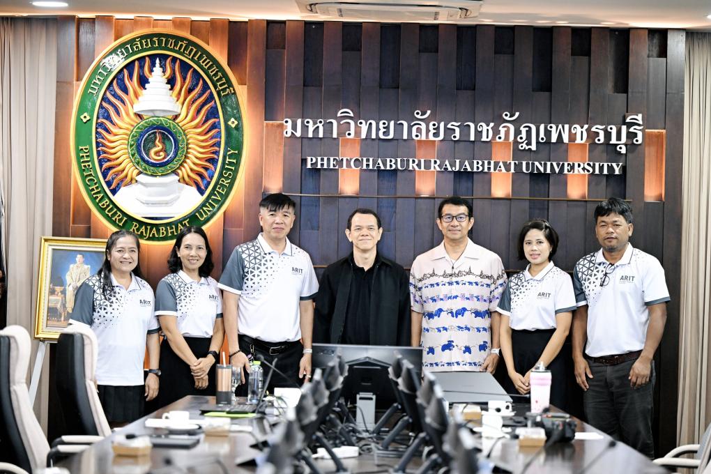 สำนักวิทยบริการและเทคโนโลยีสารสนเทศ ร่วมประชุมโครงการจัดทำโครงร่างองค์กรและแผนพัฒนาองค์กร เพื่อพัฒนาผลการดำเนินงานตามเกณฑ์คุณภาพการศึกษาเพื่อการดำเนินที่เป็นเลิศ Edpex ณ ห้องประชุมราชภัฏสภา ชั้น 9 อาคารวิทยาภิรมย์ มหาวิทยาลัยราชภัฏเพชรบุรี