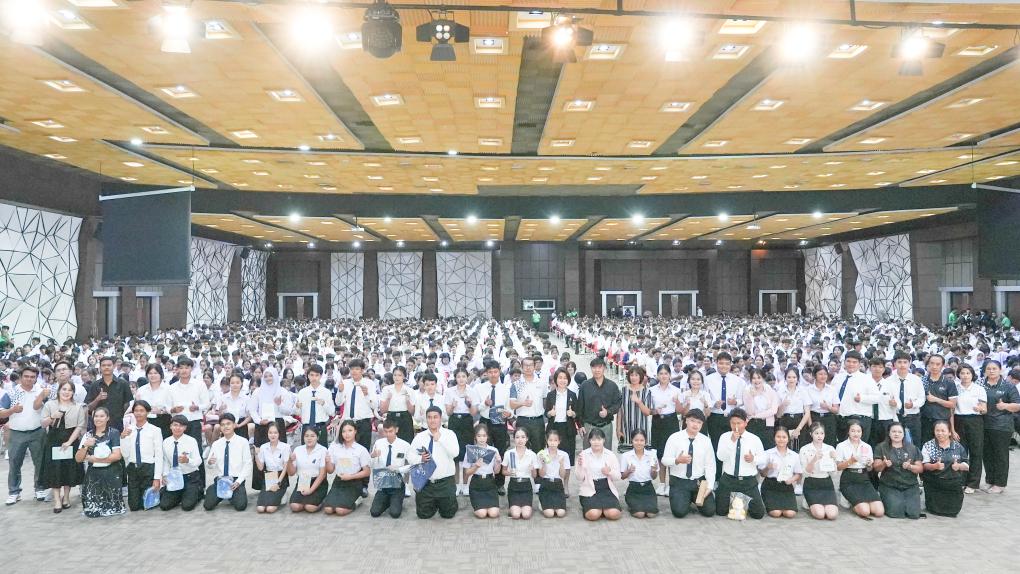 สำนักวิทยบริการและเทคโนโลยีสารสนเทศ ร่วมกิจกรรมปฐมนิเทศนักศึกษาใหม่ ประจำปีการศึกษา 2569 พร้อมแนะนำบริการและพื้นที่การเรียนรู้ของห้องสมุด ณ ห้องประชุมพะนอมแก้วกำเนิด อาคารสุเมธตันติเวชกุล มหาวิทยาลัยราชภัฏเพชรบุรี
